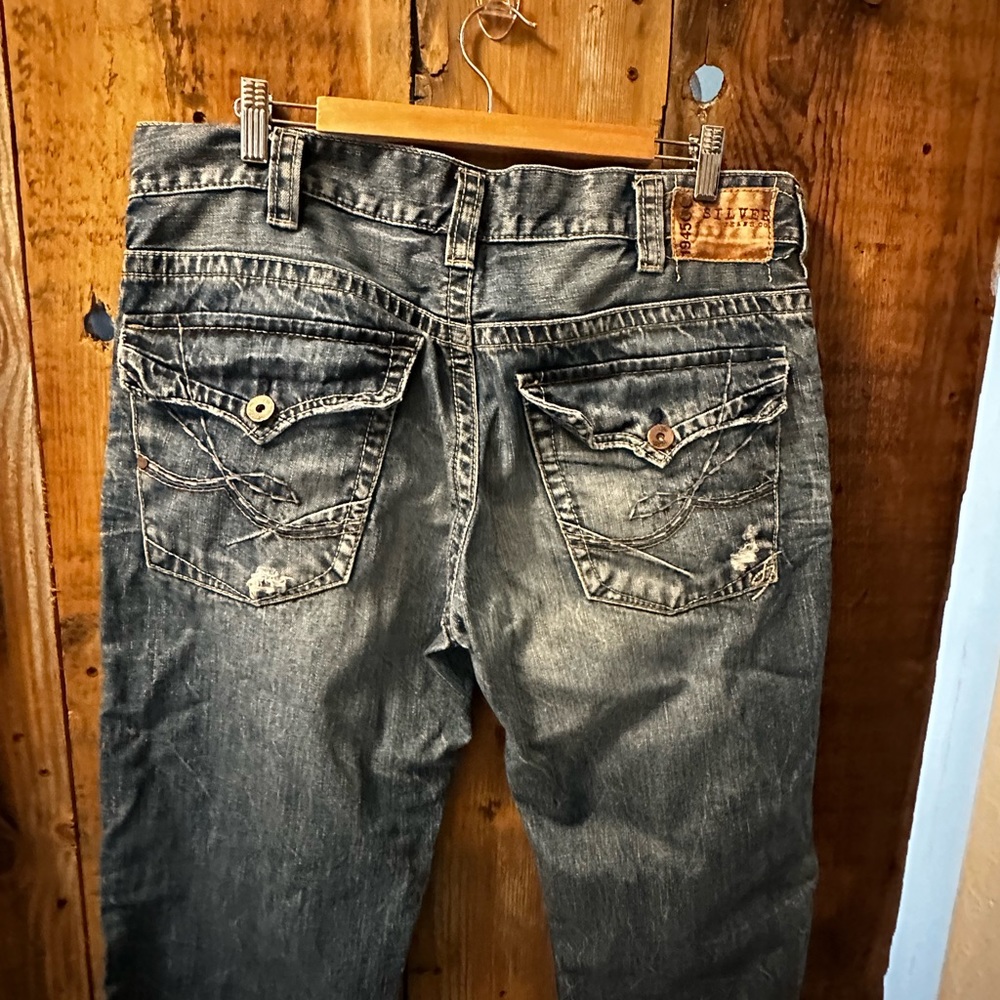 Silver 1945 men’s bootcut distressed denim blue jeans. Size 36x36 - Picture 8 of 10
